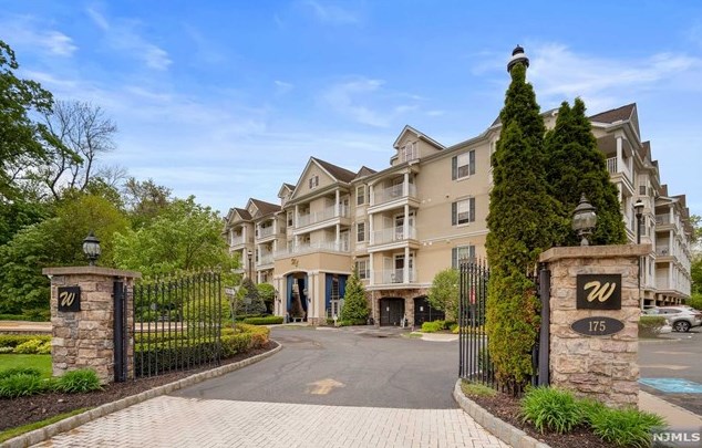 175 Rochelle Ave #314, Rochelle Park, NJ 07662