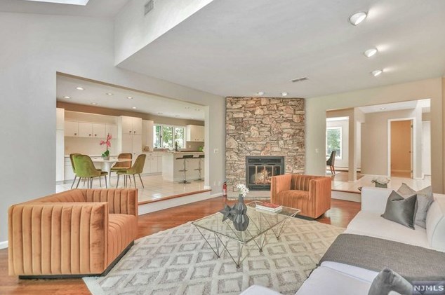 2 Mission Way, Tenafly, NJ 07670