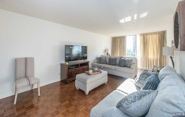 160 Overlook Ave #9f, Hackensack, NJ 07601