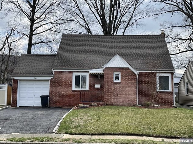 86 Lincoln Ave, Rochelle Park, NJ 07662