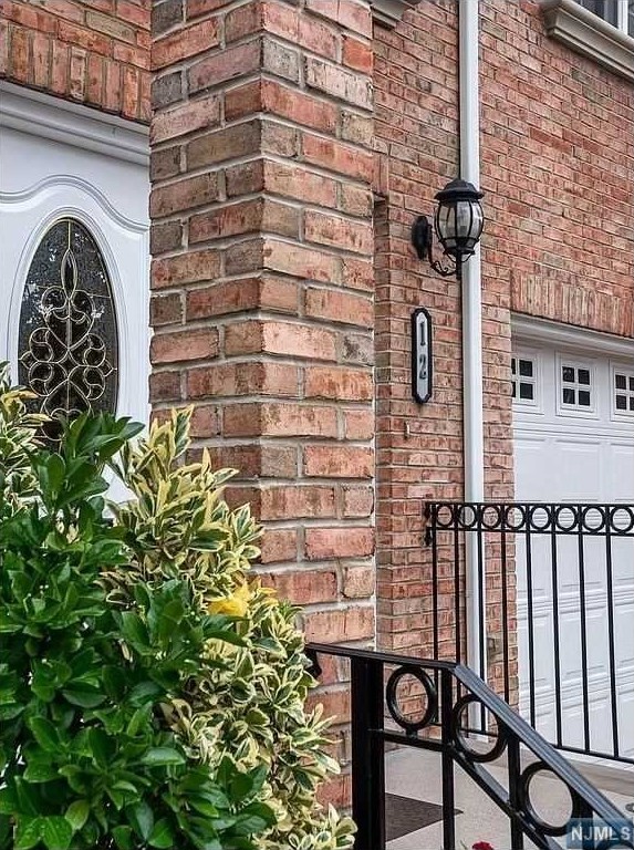 12 Kroll Ter, Secaucus, NJ 07094-3839