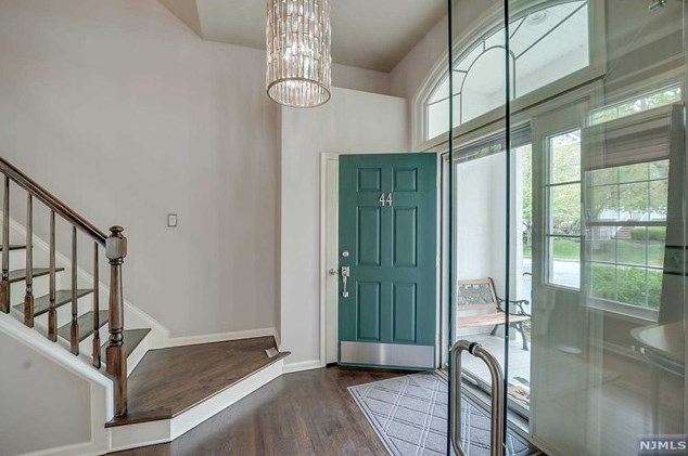 44 Hunters Run, Oakland, NJ 07436