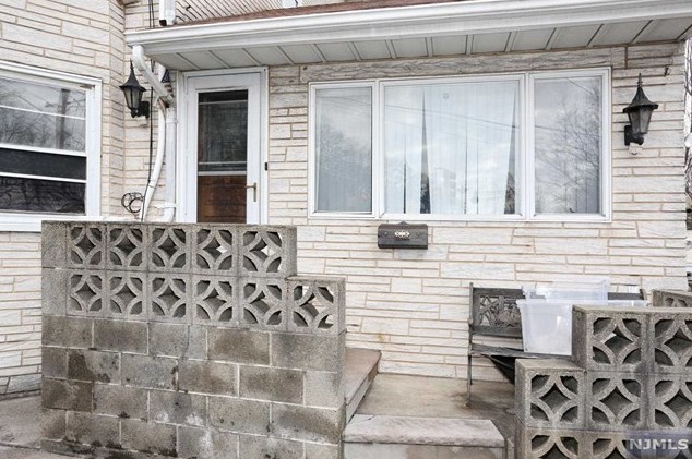162 Kinderkamack Rd, Oradell, NJ 07649
