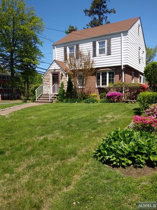 719 Suffern Rd, Teaneck, NJ 07666