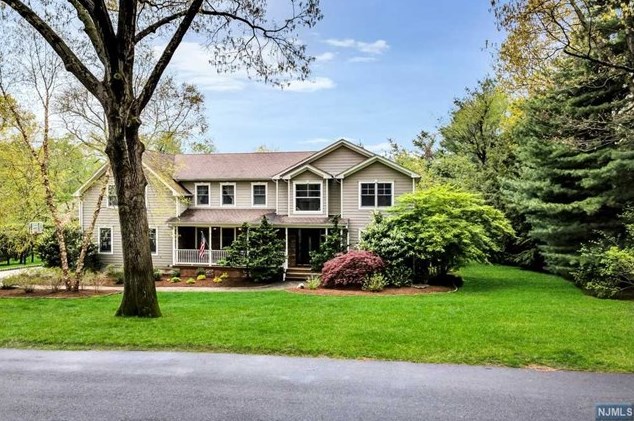 51 Wyandemere Dr, Westwood, NJ 07677-7665