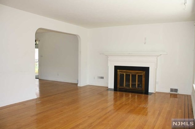 51 Delaware Ave, Haworth, NJ 07641