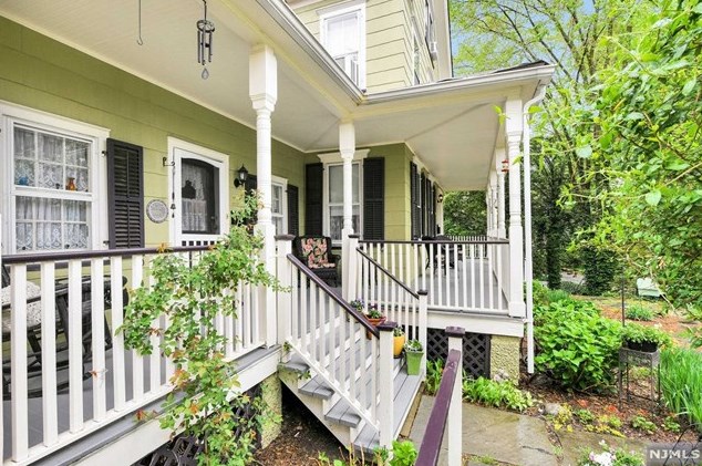 102 Stanley Pl, Ridgewood, NJ 07450