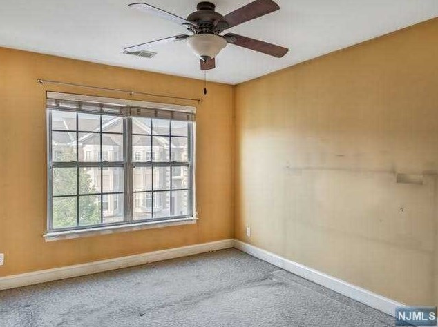 8 Mallard Pl, Secaucus NJ  07094-2930 exterior