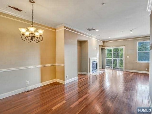 8 Mallard Pl, Secaucus NJ  07094-2930 exterior