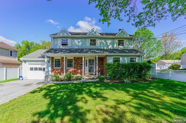 650 John St, Teaneck, NJ 07666