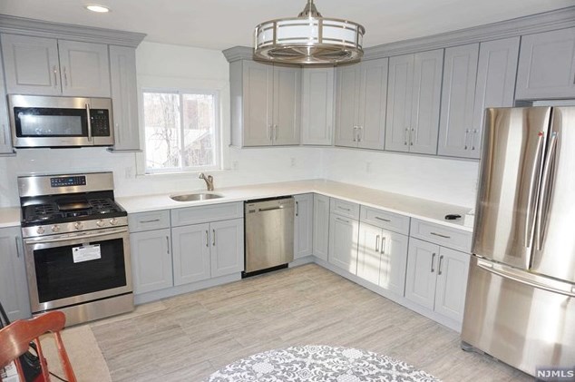 1227 Anderson Ave #1, West Fort Lee, NJ 07024