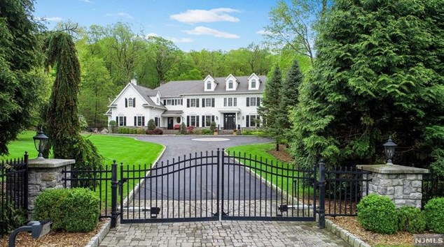 177 Breakneck Rd, Franklin Lakes, NJ 07417