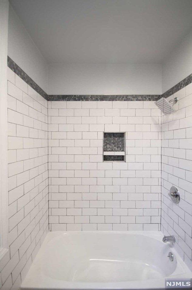 252 Van Horne St #2, Jersey City, NJ 07304