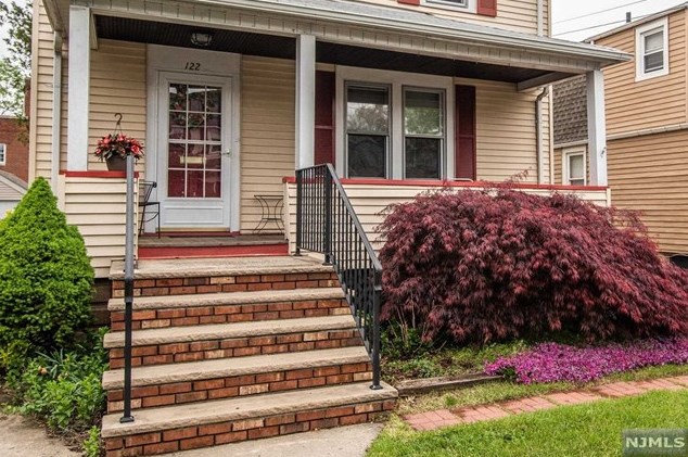 122 Niagara St, Dumont, NJ 07628
