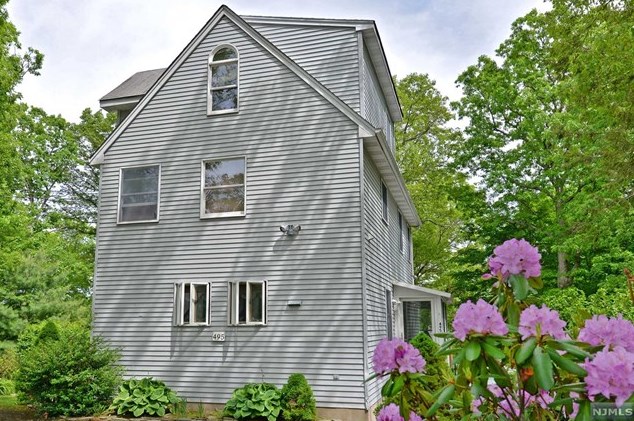 495 Lake Shore Dr, West Milford, NJ 07421