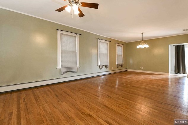 47 Kipp Ave, Hasbrouck Heights, NJ 07604