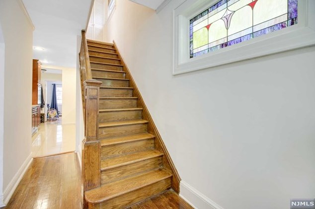 253 Park Ave, Midland Pk, NJ 07432-1210