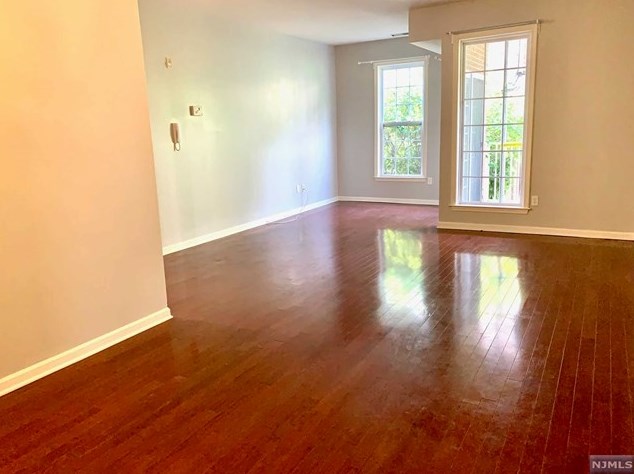 201 Dey St Apt 162, East Newark, NJ 07029