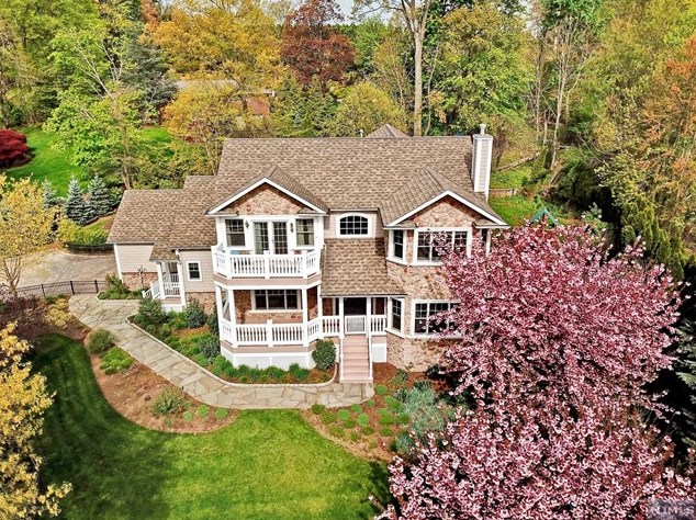 638 Park Pl, Oradell, NJ 07649