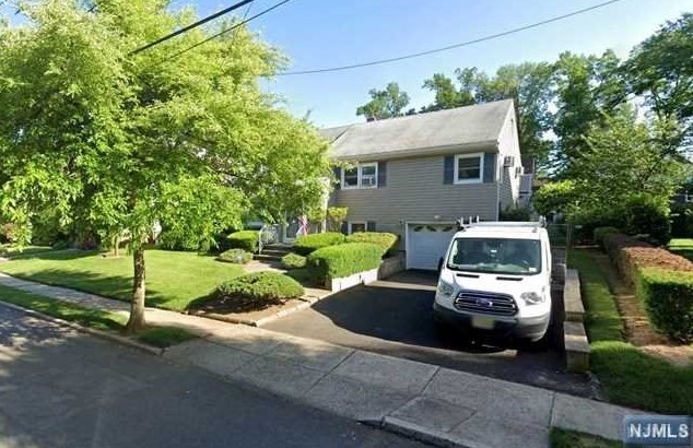 34 Walnut St, Teaneck, NJ 07666