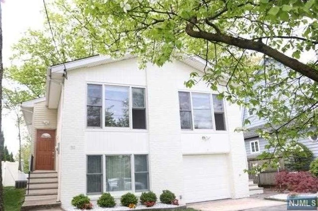 32 Dillingham Pl, Englewood, NJ 07632