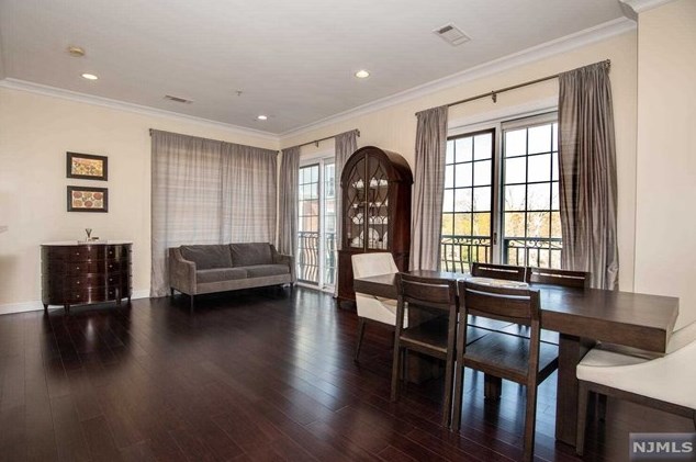 2210 The Plaza, Tenafly, NJ 07670