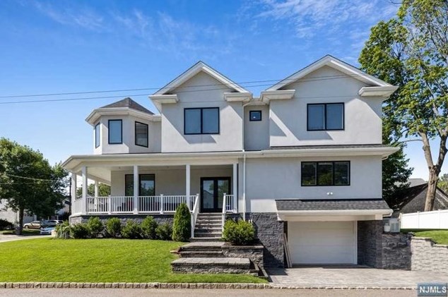 128 Wilbur Rd, Bergenfield, NJ 07621-4037