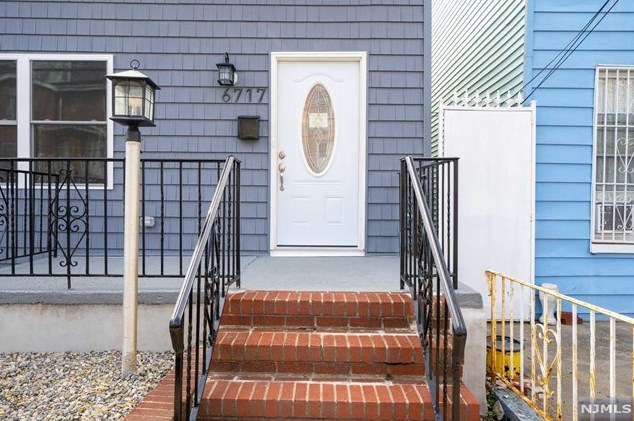 6717 Bergenwood Ave, North Bergen, NJ 07047
