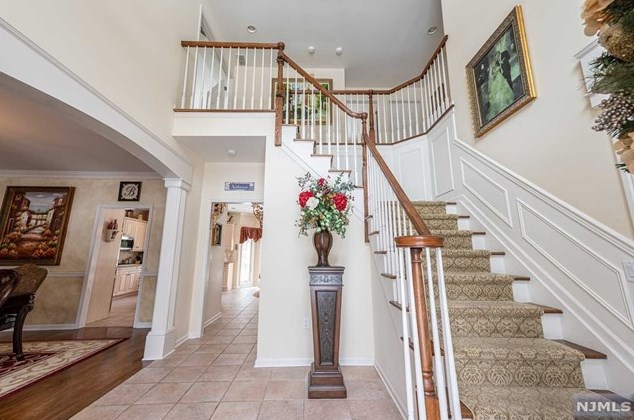 47 Ackerman Dr, Mahwah, NJ 07430