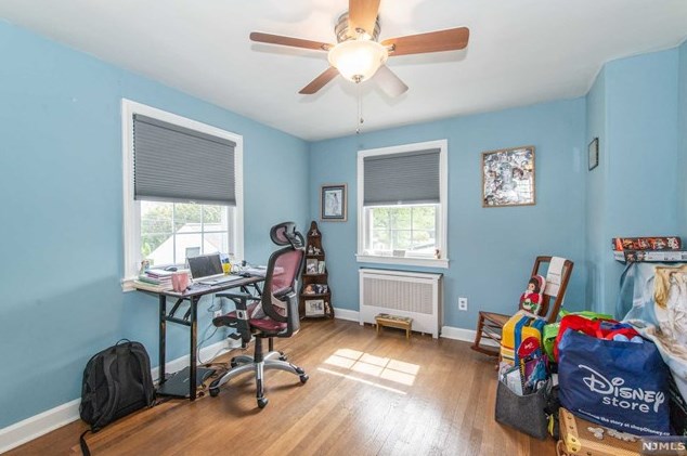 68 Elmwood Dr, Elmwood Park NJ  07407-1712 exterior
