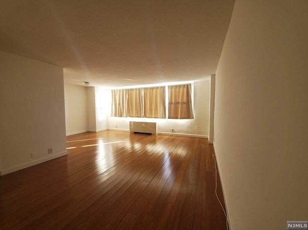 201 Bridge Plz N #12c, West Fort Lee, NJ