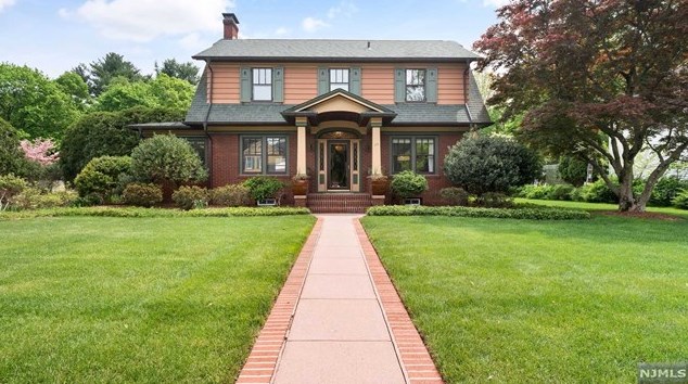 25 Pascack Rd, Park Ridge, NJ 07656