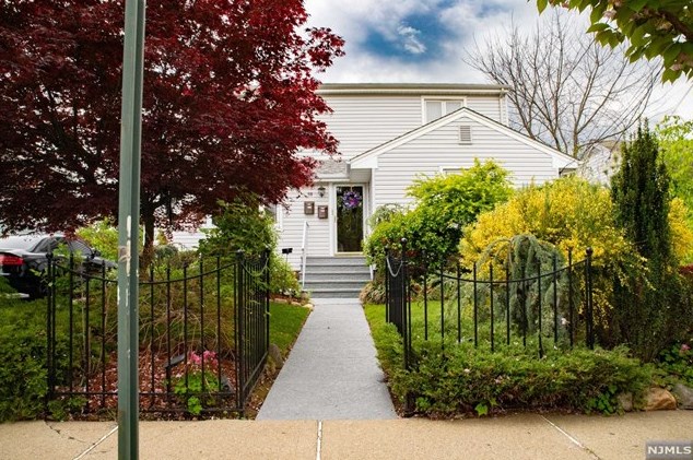 58 Garibaldi Ave, Lodi NJ  07644-1806 exterior