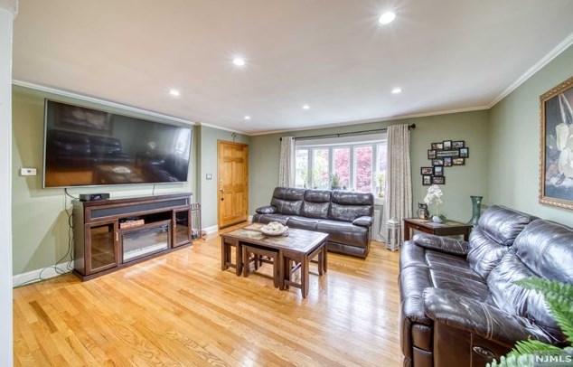 58 Garibaldi Ave, Lodi NJ  07644-1806 exterior