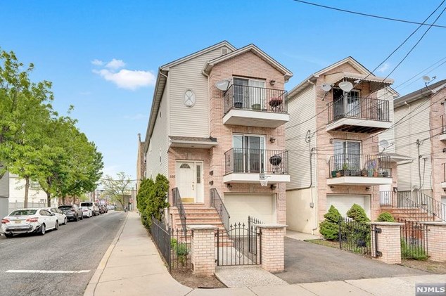 536 66th St, West New York NJ  07093-1604 exterior