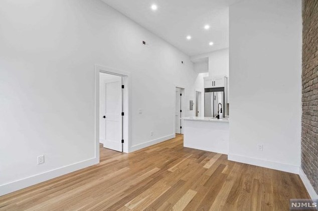 25 Corbin Ave #3r, Jersey City, NJ 07306