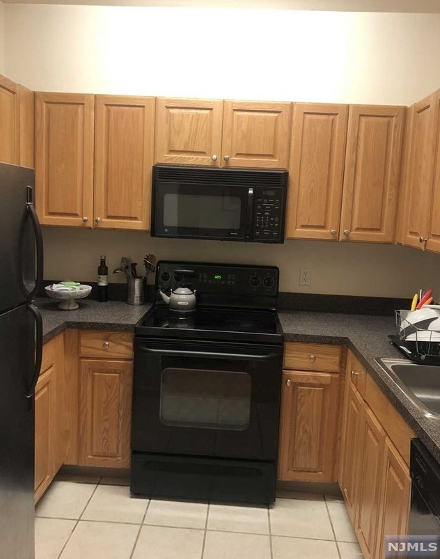 318 54th St #5b, West New York, NJ 07093