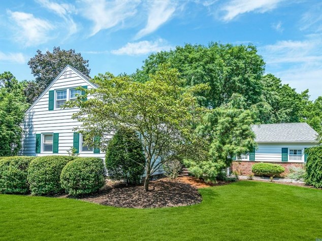 61 Riker Ave, Harrington Park, NJ 07640
