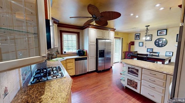 205 Norman Way, Paramus, NJ 07652-5311