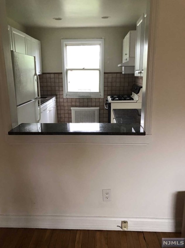 50 S 1st St #2a, Bergenfield, NJ