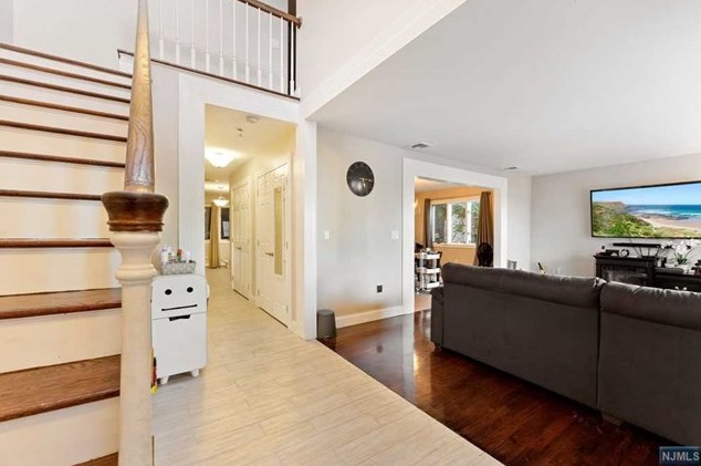 724 Undercliff Ave #b, Edgewater, NJ 07020