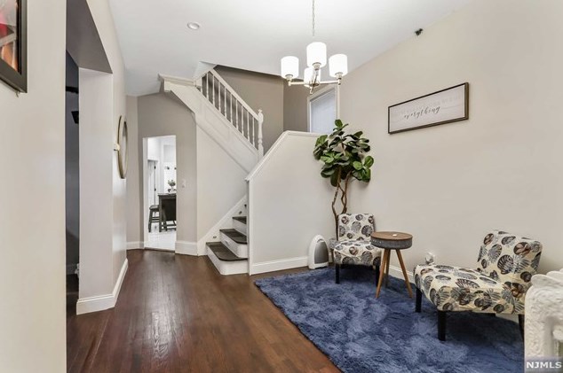 41 N 20th St, East Orange, NJ 07017