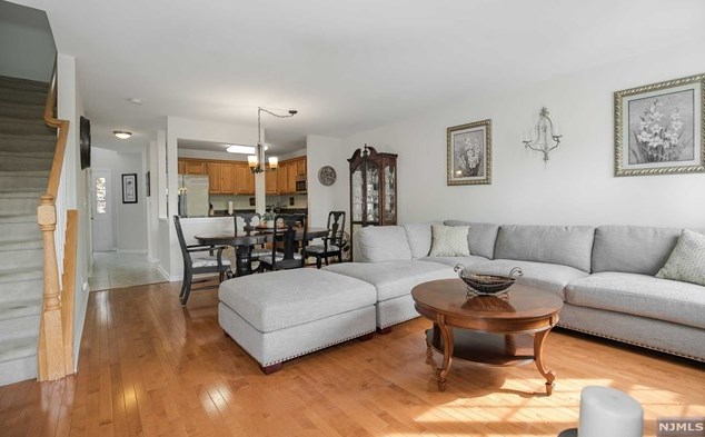 55 Mountainside Dr, Pompton Lakes NJ  07442-1762 exterior