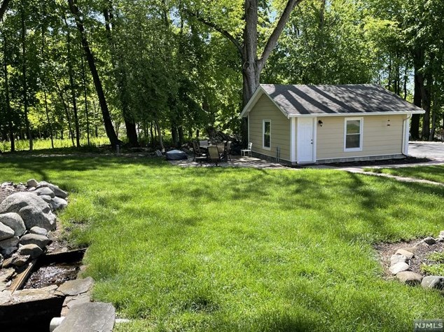 207 Pascack Rd, Park Ridge NJ 07656-1125 exterior