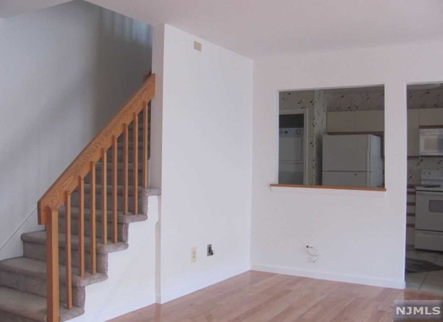 863 Madeline Ln, West Fort Lee, NJ 07024