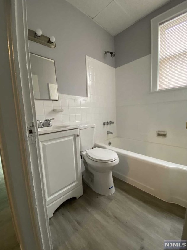 120 Jewell St #2, Outwater, NJ 07026