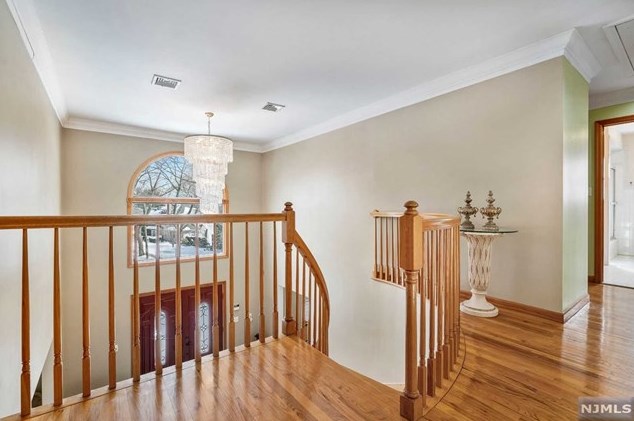 2 State Rt 5, West Fort Lee NJ 07024-4333 exterior