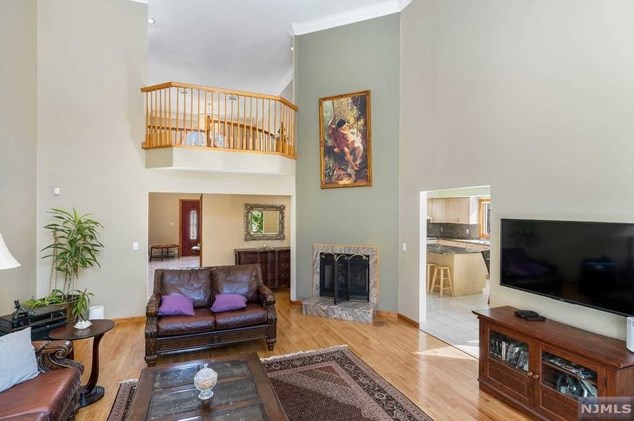 2 State Rt 5, West Fort Lee NJ 07024-4333 exterior