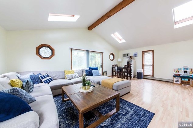 12 Clark Ave, Rutherford NJ  07070-1413 exterior