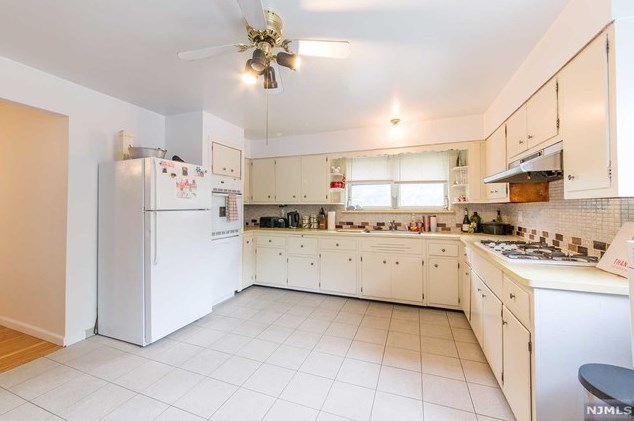 12 Clark Ave, Rutherford NJ  07070-1413 exterior